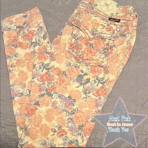 Floral Miss Me Jeans! Host Pick